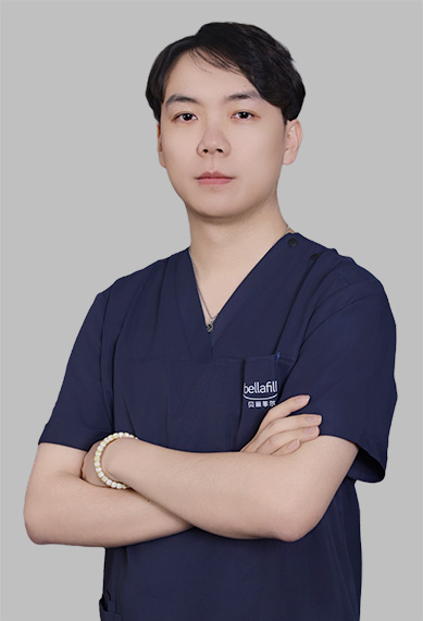 李超雄